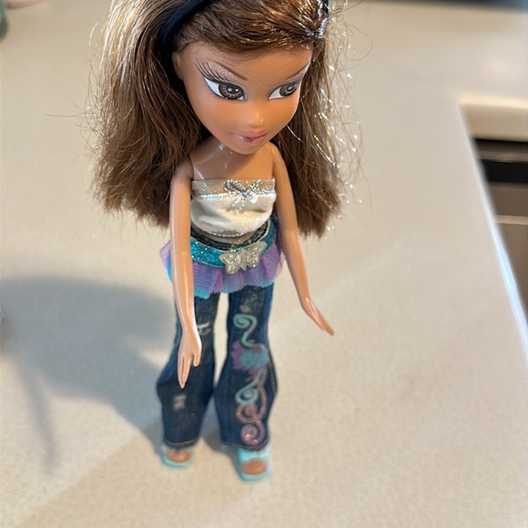 2001 MGA Bratz doll nice eye shadow no earrings (1) please view all photos - Picture 10 of 11